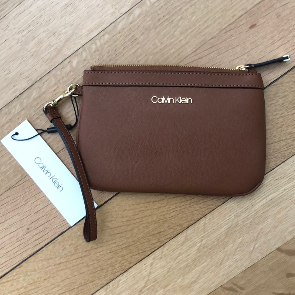 BNWT Calvin Klein Leather Wristlet